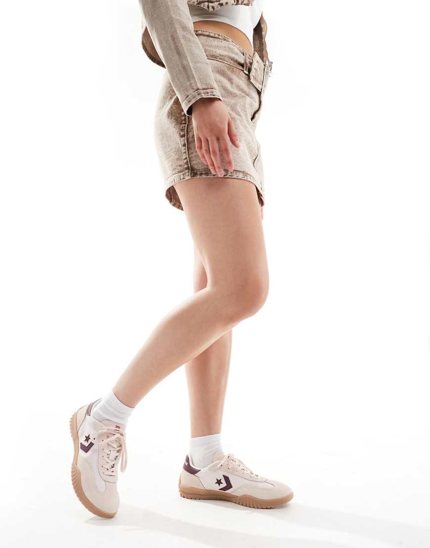 Converse Run Star trainers in pink