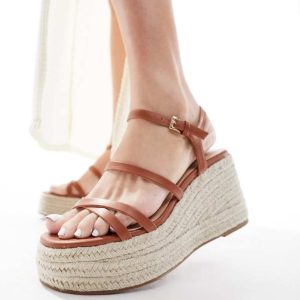 schuh Exclusive Vienna strappy espadrille wedges in tan-Brown