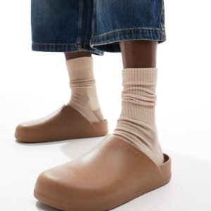 Crocs Unisex Dylan clogs in brown