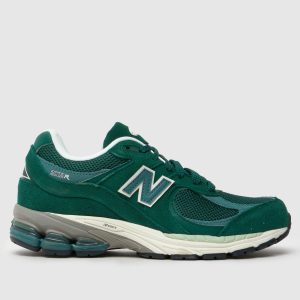 New Balance 2002r trainers in green