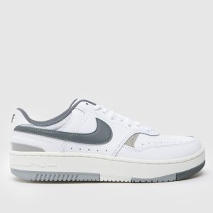 Nike gamma force trainers in white & grey