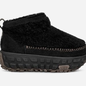 UGG® Venture Daze Ultra Mini Cozy Boot in Black, Size 10