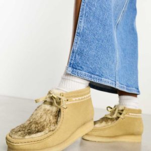 Clarks Originals Wallabee boots in tan faux fur-Brown