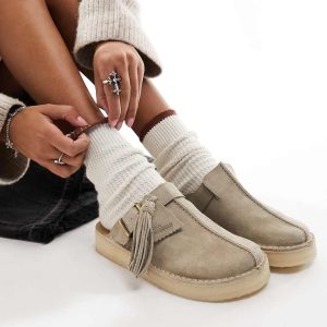 Clarks Trek mules in beige suede-Neutral