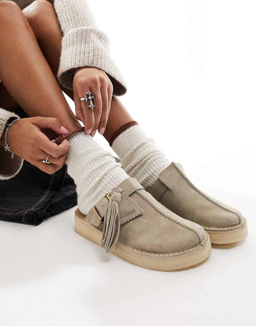Clarks Trek mules in beige suede-Neutral