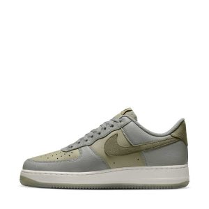 Nike Air Force 1 '07 men's trainers in green multi