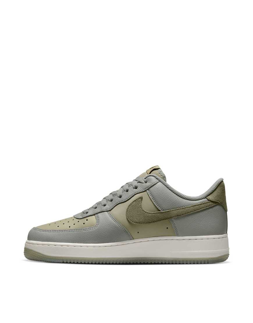 Nike Air Force 1 '07 men's trainers in green multi