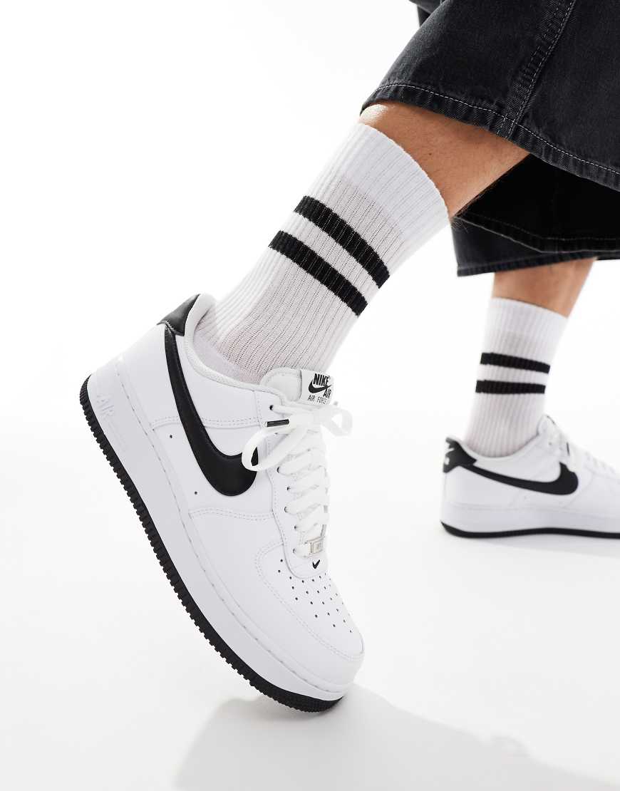 Nike Air Force 1 '07 trainers in white and black Nike Air Force 1 '07 trainers in white and black