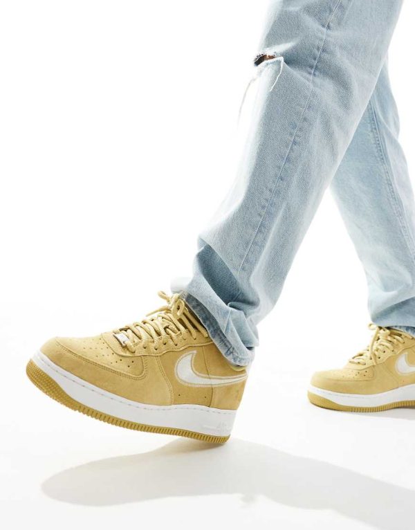 Nike Air Force 1 trainers in beige-White
