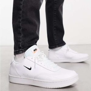 Nike Court Vintage trainers in white and black