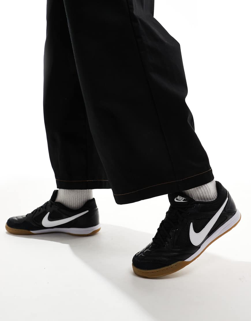 Nike Gato trainer in black