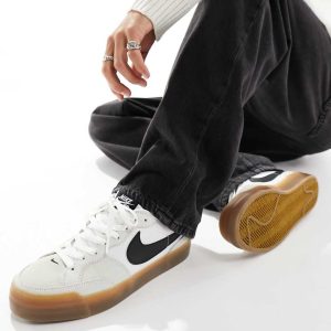 Nike SB Zoom Pogo Plus trainers in white