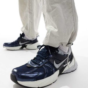 Nike V2K Run trainers in navy