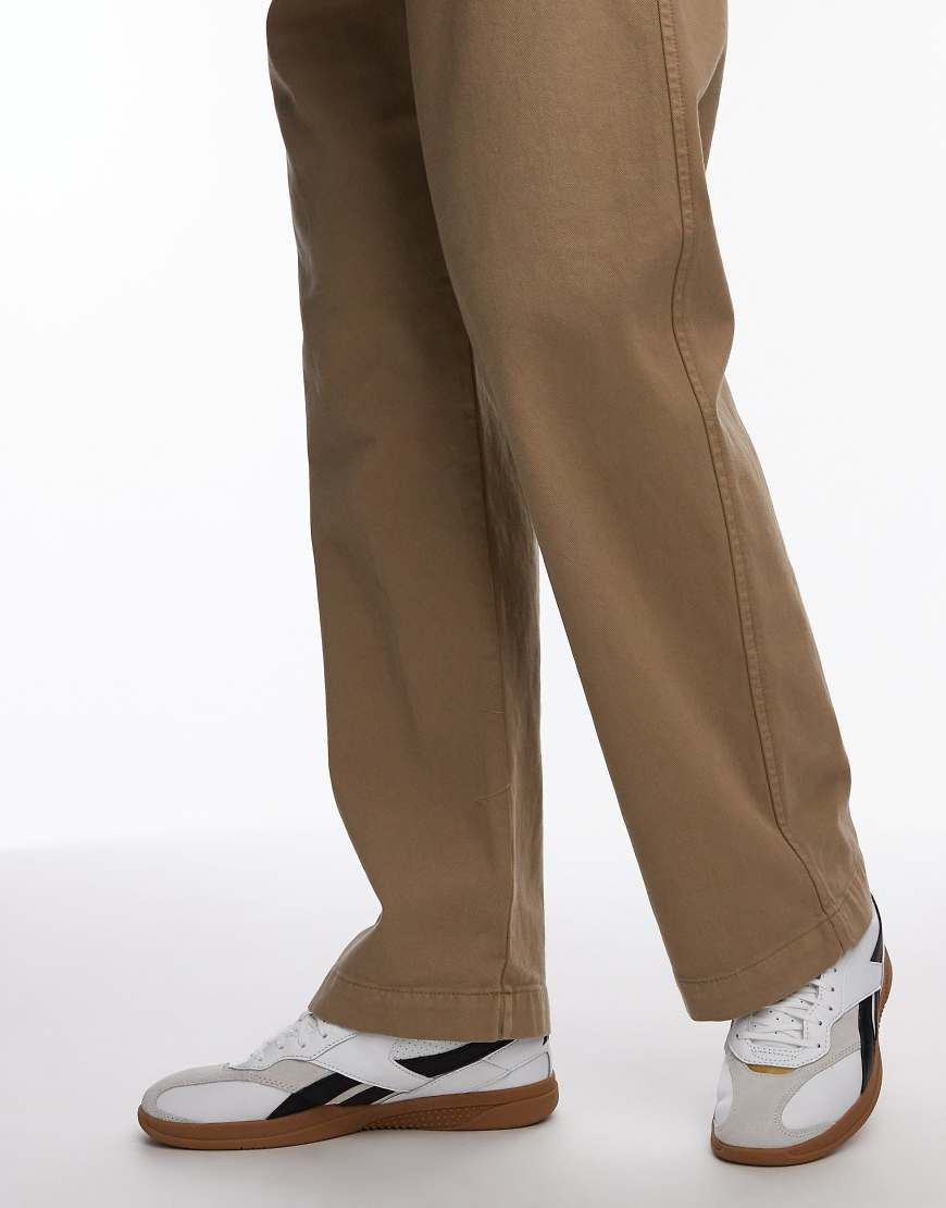 Reebok Hammer Street Trainers in white and black