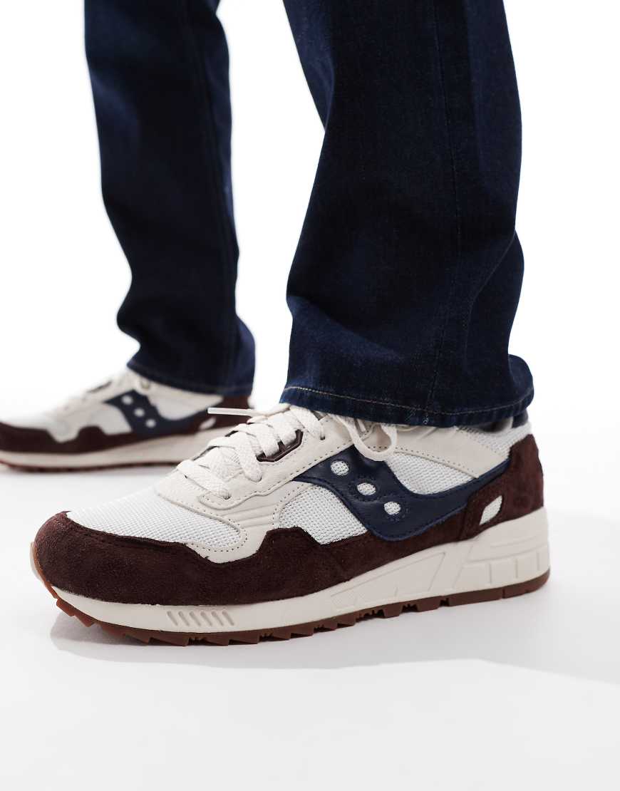 Saucony Originals Shadow 5000 trainers in moon and chocolate-White