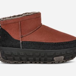 UGG® Venture Daze Ultra Mini Boot in Red Jasper/Black, Size 6, Suede