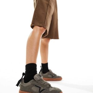 Vans upland chunky suede trainers in dark grey with gum sole