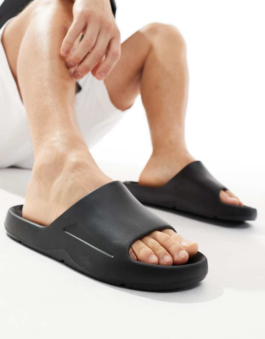 schuh Harris slides in black