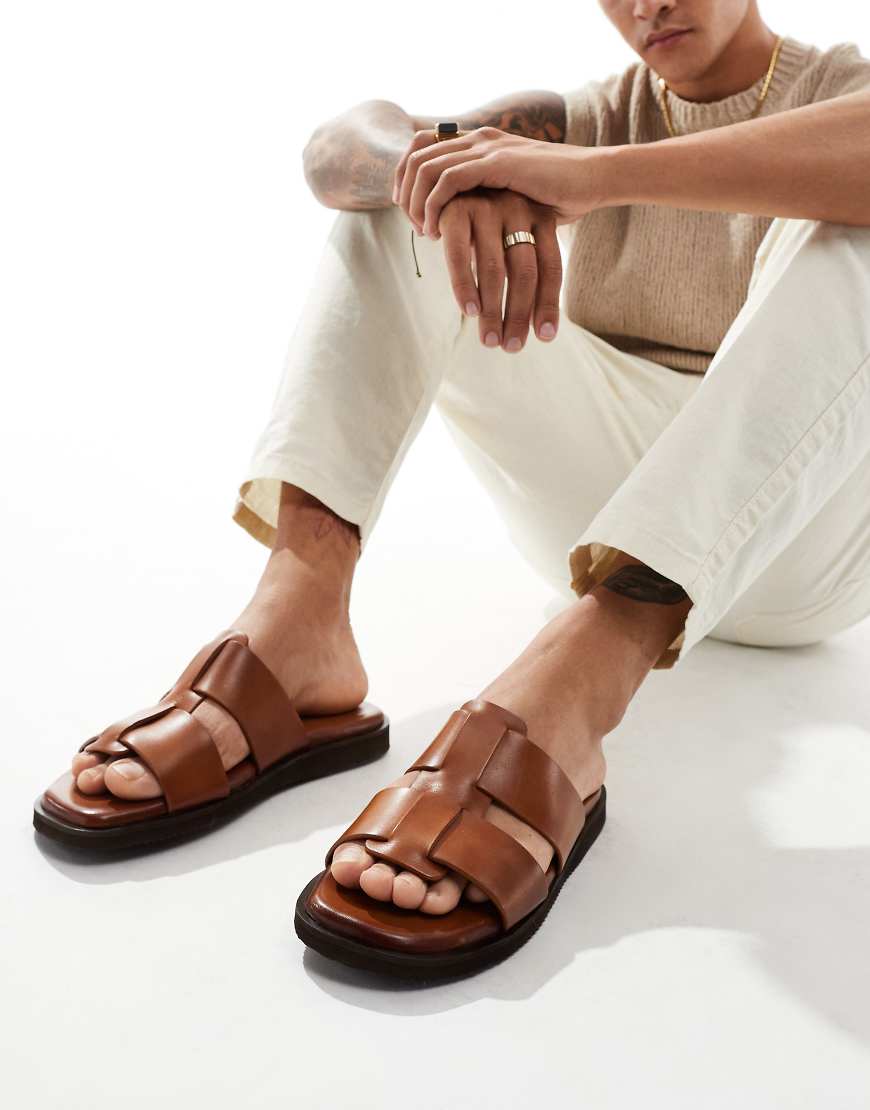 schuh Santino fisherman slides in tan leather-Brown