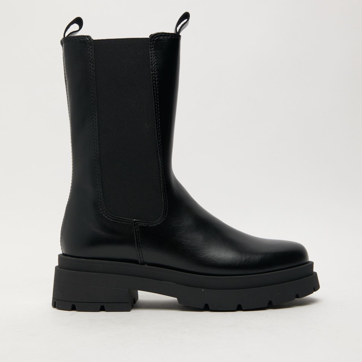 schuh august high cut chelsea boots in black schuh august high cut chelsea boots in black