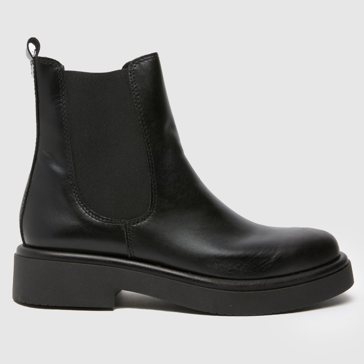 schuh camille leather chelsea boots in black